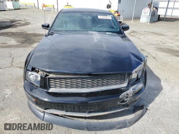 2008 Ford Mustang GT Deluxe z VIN 1ZVHT82H185162646, wystawiony jako Copart lot #51623075 z przebiegiem 106 896 mil mil oraz Szkoda całkowita • Salvage title. Historia ofert i sprzedaży dostępna na DreamBid. Obrazek 5.