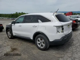 2022 Kia Sorento LX z VIN 5XYRG4LC0NG103579, wystawiony jako Copart lot #58054925 z przebiegiem 101 407 mil mil oraz Szkoda całkowita • Salvage title. Historia ofert i sprzedaży dostępna na DreamBid. Obrazek 2.