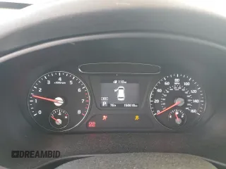 2019 Kia Sorento L z VIN 5XYPG4A32KG479030, wystawiony jako Copart lot #50903745 z przebiegiem 154 418 mil mil oraz Szkoda całkowita • Salvage title. Historia ofert i sprzedaży dostępna na DreamBid. Obrazek 9.