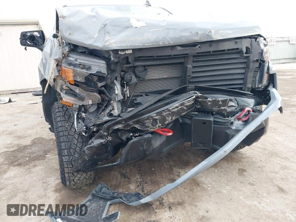 2024 Chevrolet Silverado 1500 Custom Trail Boss with VIN 3GCUDCED6RG410099, listed as a IAAI auction lot 41245352 with 10,482 mi miles. Bid and sale history available at carsss.com. Image 6.