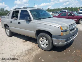 2005 Chevrolet Avalanche Z71 with VIN 3GNEK12Z05G246607, listed as a IAAI auction lot 41972160 with 1 mi miles. Bid and sale history available at carsss.com. Image 1.
