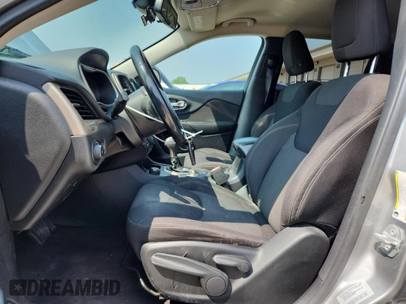 2016 Jeep Cherokee Altitude with VIN 1C4PJMCB5GW361408, listed as a Copart auction lot 58037875 with 134,808 mi miles and Salvage title. Bid and sale history available at DreamBid. Image 7.