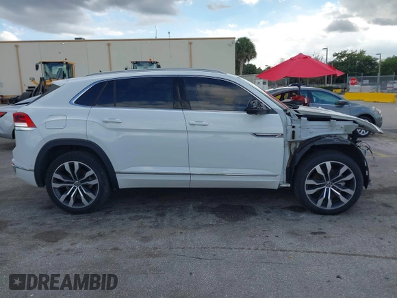 2021 Volkswagen Atlas SEL Premium R-Line with VIN 1V2FE2CA2MC206046, listed as a IAAI auction lot 41547596 with 13,805 mi miles and . Bid and sale history available at DreamBid. Image 13.