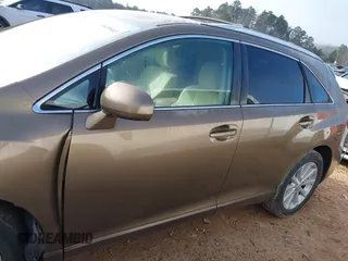 2010 Toyota Venza with VIN 4T3ZA3BB1AU022011, listed as a IAAI auction lot 41459465 with 111,258 mi miles. Bid and sale history available at carsss.com. Image 14.