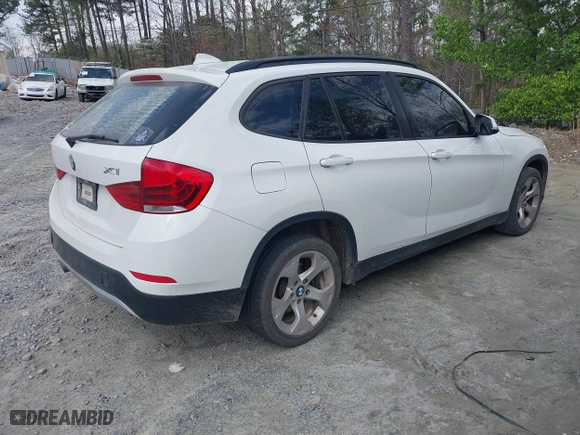 2013 BMW X1 28i with VIN WBAVM1C59DVW44965, listed as a IAAI auction lot 41951047 with 122,191 mi miles. Bid and sale history available at carsss.com. Image 4.