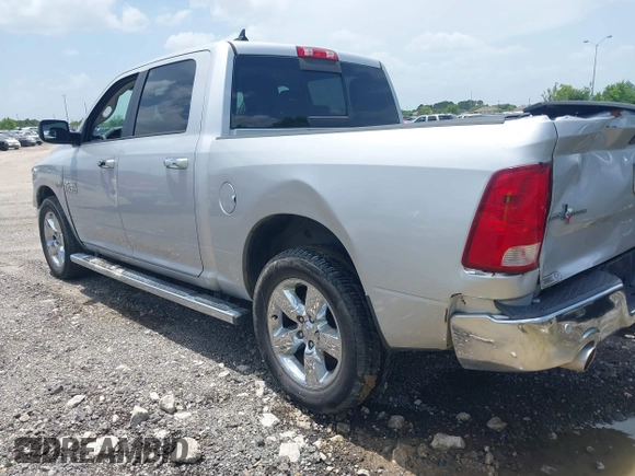 2015 Ram 1500 Outdoorsman z VIN 1C6RR6LT1FS729280, wystawiony jako IAAI lot #42445245 z przebiegiem 175 649 mil mil oraz . Historia ofert i sprzedaży dostępna na DreamBid. Obrazek 3.