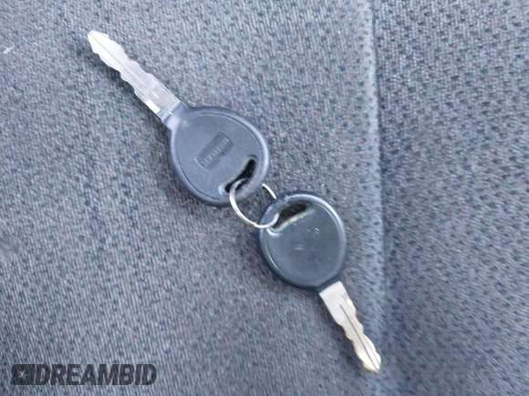 2001 Dodge Dakota Sport z VIN 1B7GG22N21S276507, wystawiony jako IAAI lot #42072844 z przebiegiem 225 874 mil mil oraz . Historia ofert i sprzedaży dostępna na DreamBid. Obrazek 11.