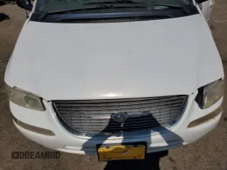 1998 Chrysler Town & Country LXi with VIN 1C4GP64L2WB637437, listed as a Copart auction lot 70504424 with 82,972 mi miles and Salvage Title. Bid and sale history available at carsss.com. Image 14.