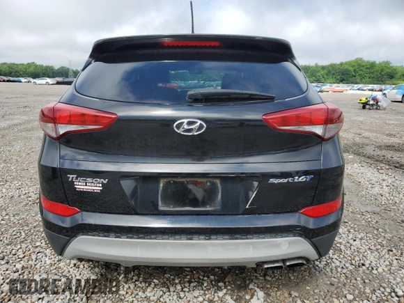 2017 Hyundai Tucson Sport z VIN KM8J33A22HU388846, wystawiony jako Copart lot #56691065 z przebiegiem Nie podano mil oraz Szkoda całkowita • Salvage title. Historia ofert i sprzedaży dostępna na DreamBid. Obrazek 6.