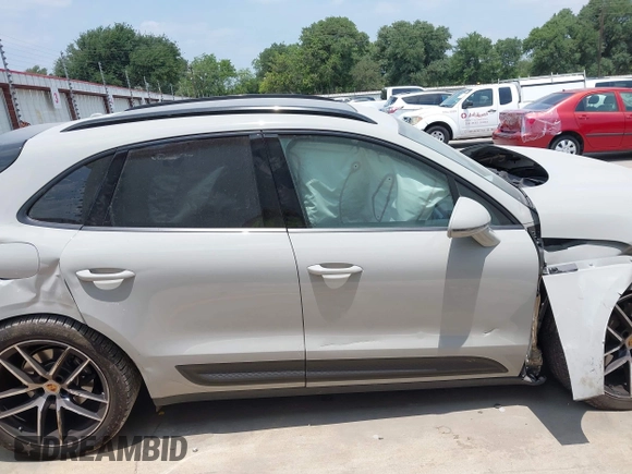 2022 Porsche Macan with VIN WP1AA2A56NLB11535, listed as a IAAI auction lot 42264356 with 11 mi miles and . Bid and sale history available at DreamBid. Image 13.