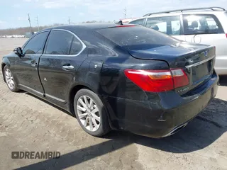 2011 Lexus LS 460 z VIN JTHCL5EF2B5010516, wystawiony jako IAAI lot #41930484 z przebiegiem 211 739 mil mil oraz . Historia ofert i sprzedaży dostępna na DreamBid. Obrazek 3.