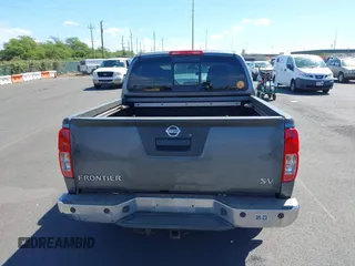 2017 Nissan Frontier SV с VIN 1N6AD0ER5HN775826, выставлен на аукционе IAAI как лот 41713699 с пробегом 218 386 миль миль и . История ставок и продаж доступна на DreamBid. Изображение 16.