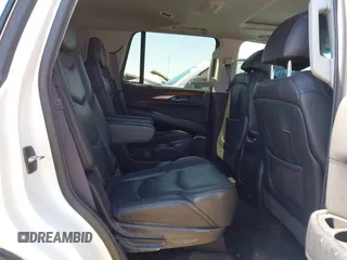 2016 Cadillac Escalade Luxury Collection z VIN 1GYS3BKJ2GR427147, wystawiony jako IAAI lot #41863121 z przebiegiem 104 459 mil mil oraz . Historia ofert i sprzedaży dostępna na DreamBid. Obrazek 8.