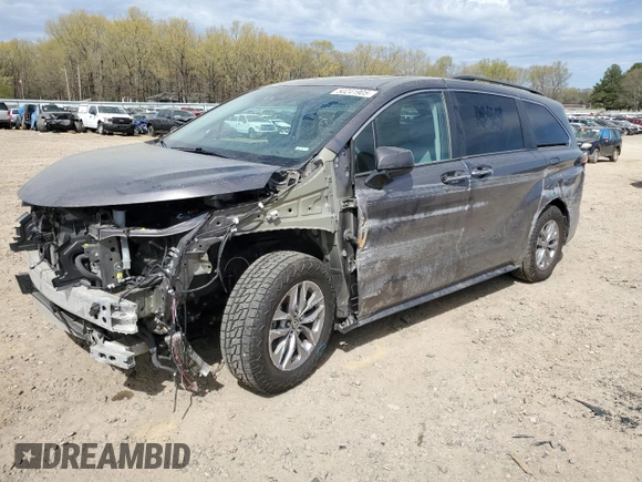 2021 Toyota Sienna XLE z VIN 5TDYRKEC0MS066655, wystawiony jako Copart lot #50241905 z przebiegiem 99 066 mil mil oraz Szkoda całkowita • Salvage title. Historia ofert i sprzedaży dostępna na DreamBid. Obrazek 1.