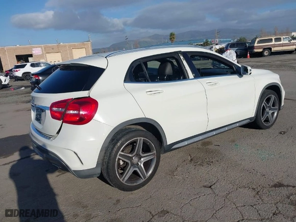2016 Mercedes-Benz GLA with VIN WDCTG4EB8GJ203176, listed as a IAAI auction lot 41587504 with 132,221 mi miles. Bid and sale history available at carsss.com. Image 4.