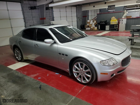 2005 Maserati Quattroporte with VIN ZAMCE39A750014721, listed as a Copart auction lot 54172645 with 24,604 mi miles and Clean Title. Bid and sale history available at carsss.com. Image 4.