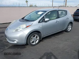 2011 Nissan LEAF SL-e with VIN JN1AZ0CP0BT009059, listed as a IAAI auction lot 41732005 with 98,066 mi miles. Bid and sale history available at carsss.com. Image 2.
