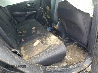 2019 Jeep Cherokee Latitude z VIN 1C4PJMCB7KD437649, wystawiony jako Copart lot #51525735 z przebiegiem Nie podano mil oraz Szkoda całkowita • Salvage title. Historia ofert i sprzedaży dostępna na DreamBid. Obrazek 10.