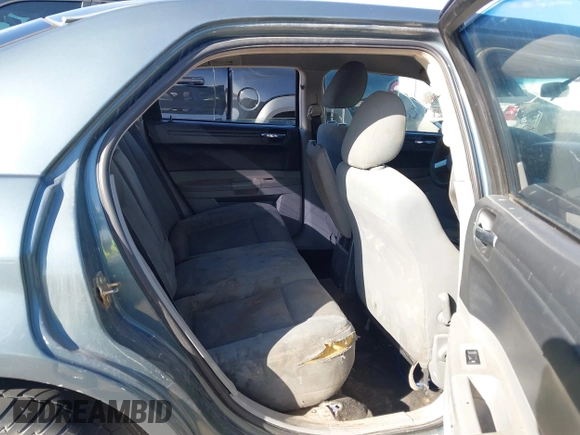 2006 Chrysler 300 with VIN 2C3KA43R76H158898, listed as a IAAI auction lot 41679164 with 1 mi miles. Bid and sale history available at carsss.com. Image 8.