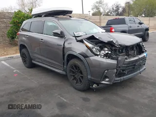 2018 Toyota Highlander Hybrid XLE с VIN 5TDJGRFH4JS044843, выставлен на аукционе IAAI как лот 41979512 с пробегом 84 844 миль миль и . История ставок и продаж доступна на DreamBid. Изображение 1.