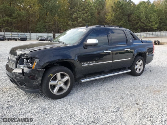 2013 Chevrolet Avalanche LTZ with VIN 3GNMCGE03DG351665, listed as a Copart auction lot 80685674 with 231,186 mi miles and Salvage Title. Bid and sale history available at carsss.com. Image 1.