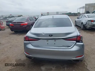 2022 Lexus ES 350 с VIN 58ADZ1B1XNU125658, выставлен на аукционе IAAI как лот 42380035 с пробегом 48 518 миль миль и . История ставок и продаж доступна на DreamBid. Изображение 16.