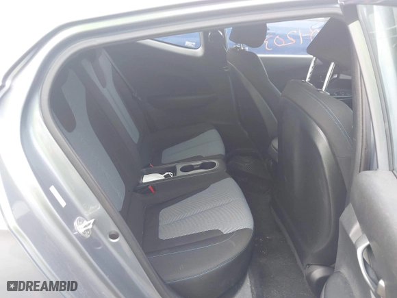 2019 Hyundai Veloster 2.0 with VIN KMHTG6AF0KU017161, listed as a IAAI auction lot 42104203 with 92,420 mi miles. Bid and sale history available at carsss.com. Image 8.