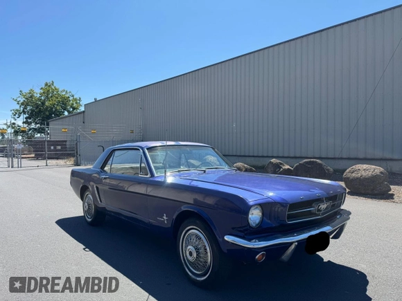 1965 Ford Mustang z VIN 5R07C152590, wystawiony jako Copart lot #66964995 z przebiegiem 22 386 mil mil oraz Czysty tytuł • Clean title. Historia ofert i sprzedaży dostępna na DreamBid. Obrazek 1.