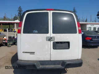 2014 Chevrolet Express Cargo z VIN 1GCWGFCA4E1212687, wystawiony jako IAAI lot #42108018 z przebiegiem 259 074 mil mil oraz . Historia ofert i sprzedaży dostępna na DreamBid. Obrazek 16.