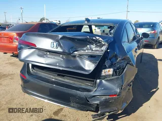 2024 Honda Civic Sport z VIN 2HGFE2F5XRH560239, wystawiony jako IAAI lot #41409263 z przebiegiem 10 030 mil mil oraz . Historia ofert i sprzedaży dostępna na DreamBid. Obrazek 6.