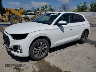 2023 Audi Q5 S line Premium Plus z VIN WA1EAAFY7P2027291, wystawiony jako Copart lot #53629495 z przebiegiem 53 473 mil mil oraz Szkody całkowita. Historia ofert i sprzedaży dostępna na DreamBid. Obrazek 1.