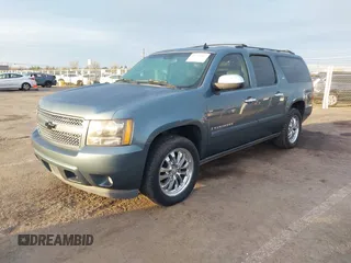 2008 Chevrolet Suburban LTZ with VIN 3GNFK16308G140995, listed as a IAAI auction lot 41720903 with 260,001 mi miles. Bid and sale history available at carsss.com. Image 18.