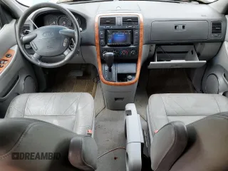 2004 Kia Sedona LX with VIN KNDUP131446581402, listed as a Copart auction lot 68083144 with 171,868 mi miles and Clean Title. Bid and sale history available at carsss.com. Image 8.