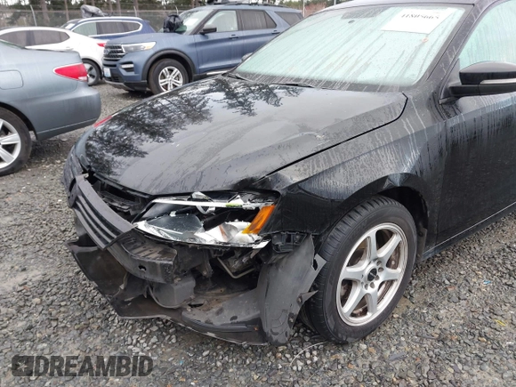 2012 Volkswagen Jetta Sedan SE w/Convenience with VIN 3VWDX7AJ5CM344533, listed as a IAAI auction lot 41805665 with 176,779 mi miles. Bid and sale history available at carsss.com. Image 6.