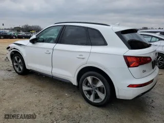 2020 Audi Q5 Premium with VIN WA1ANAFY1L2105979, listed as a Copart auction lot 44943225 with 24,324 mi miles and Salvage Title. Bid and sale history available at carsss.com. Image 2.