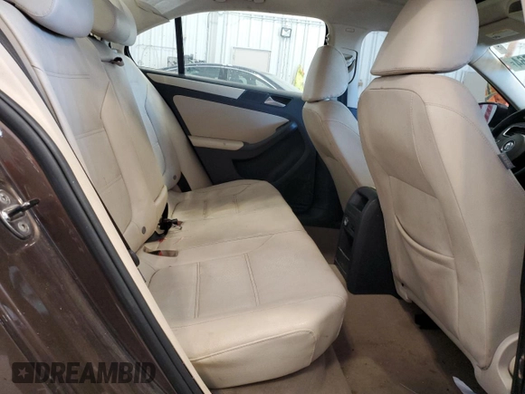 2012 Volkswagen Jetta SE z VIN 3VWDX7AJ0CM351728, wystawiony jako Copart lot #69621664 z przebiegiem 157 823 mil mil oraz Nie do naprawy • Non repairable. Historia ofert i sprzedaży dostępna na DreamBid. Obrazek 10.