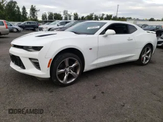 2018 Chevrolet Camaro 1SS z VIN 1G1FE1R74J0142573, wystawiony jako Copart lot #74963594 z przebiegiem Nie podano mil oraz Szkoda całkowita • Salvage title. Historia ofert i sprzedaży dostępna na DreamBid. Obrazek 1.