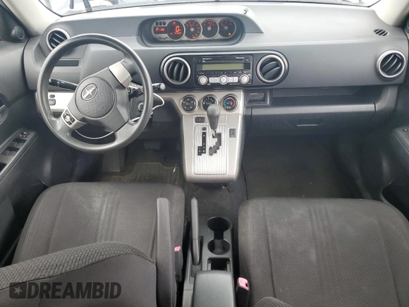 2008 Scion xB z VIN JTLKE50E981026996, wystawiony jako Copart lot #57676945 z przebiegiem 223 038 mil mil oraz Szkody całkowita. Historia ofert i sprzedaży dostępna na DreamBid. Obrazek 8.