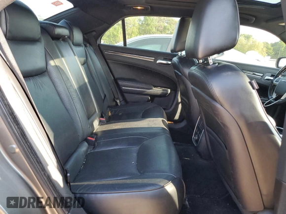 2011 Chrysler 300 C z VIN 2C3CK6CT6BH612190, wystawiony jako Copart lot #53546705 z przebiegiem 161 462 mil mil oraz Szkoda całkowita • Salvage title. Historia ofert i sprzedaży dostępna na DreamBid. Obrazek 10.