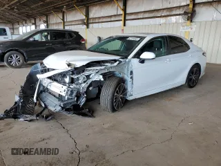 2018 Toyota Camry LE z VIN 4T1B11HK0JU665150, wystawiony jako Copart lot #63781685 z przebiegiem 177 931 mil mil oraz Szkoda całkowita • Salvage title. Historia ofert i sprzedaży dostępna na DreamBid. Obrazek 1.
