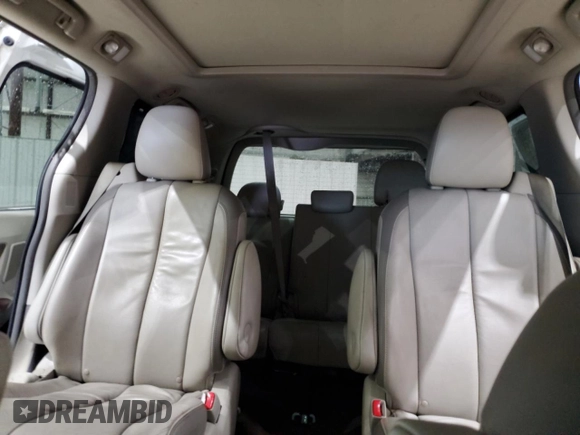 2014 Toyota Sienna Limited z VIN 5TDDK3DC1ES086604, wystawiony jako Copart lot #57044175 z przebiegiem 152 326 mil mil oraz Nie do naprawy • Non repairable. Historia ofert i sprzedaży dostępna na DreamBid. Obrazek 10.