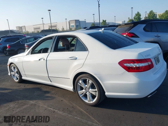 2013 Mercedes-Benz E 350 Luxury z VIN WDDHF5KB2DA741401, wystawiony jako IAAI lot #42605065 z przebiegiem 167 479 mil mil oraz . Historia ofert i sprzedaży dostępna na DreamBid. Obrazek 15.