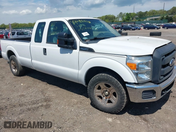 2015 Ford F-250 XLT z VIN 1FT7X2A6XFEB14897, wystawiony jako IAAI lot #42218738 z przebiegiem Nie podano mil oraz . Historia ofert i sprzedaży dostępna na DreamBid. Obrazek 12.