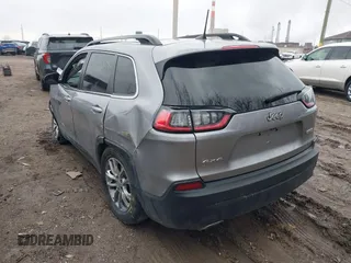 2022 Jeep Cherokee Latitude Lux z VIN 1C4PJMMN9ND511277, wystawiony jako IAAI lot #41151980 z przebiegiem 51 809 mil mil oraz . Historia ofert i sprzedaży dostępna na DreamBid. Obrazek 3.
