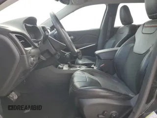 2019 Jeep Cherokee Trailhawk с VIN 1C4PJMBXXKD342371, выставлен на аукционе Copart как лот 55144715 с пробегом 78 433 миль миль и Списание • Salvage title. История ставок и продаж доступна на DreamBid. Изображение 7.