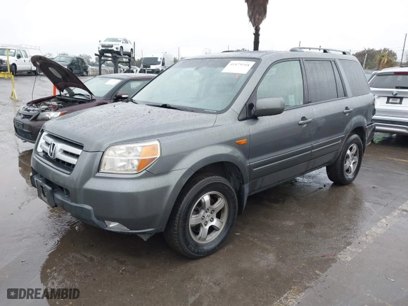 2007 Honda Pilot EX-L with VIN 5FNYF28617B024003, listed as a IAAI auction lot 41479218 with 201,868 mi miles. Bid and sale history available at carsss.com. Image 2.