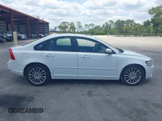 2010 Volvo S40 z VIN YV1382MS1A2502044, wystawiony jako IAAI lot #42189521 z przebiegiem 237 777 mil mil oraz . Historia ofert i sprzedaży dostępna na DreamBid. Obrazek 13.