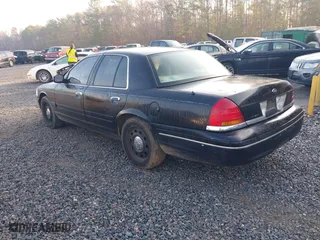 2005 Ford Crown Victoria LX with VIN 2FAFP74W45X127975, listed as a IAAI auction lot 41521670 with 289,438 mi miles. Bid and sale history available at carsss.com. Image 3.