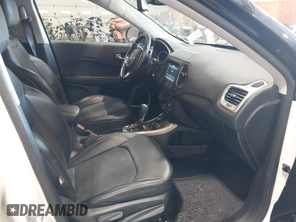 2019 Jeep Compass Latitude с VIN 3C4NJDBB0KT828886, выставлен на аукционе IAAI как лот 42614817 с пробегом 81 985 миль миль и . История ставок и продаж доступна на DreamBid. Изображение 5.