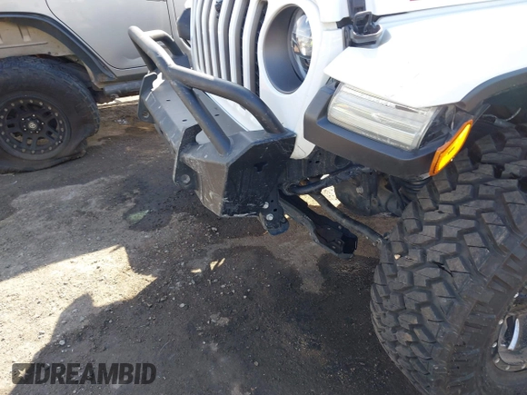 2021 Jeep Gladiator Rubicon with VIN 1C6JJTBG4ML536085, listed as a IAAI auction lot 41898204 with 39,627 mi miles and . Bid and sale history available at DreamBid. Image 6.